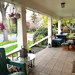 Cozy Portland Retreat In The Heart Of Hollywood